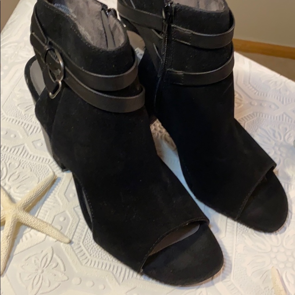 White Mountain open toe booties black